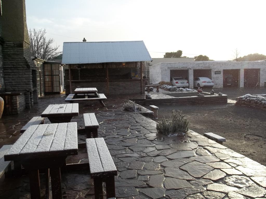 The Whitehouse Inn Sutherland Exterior photo