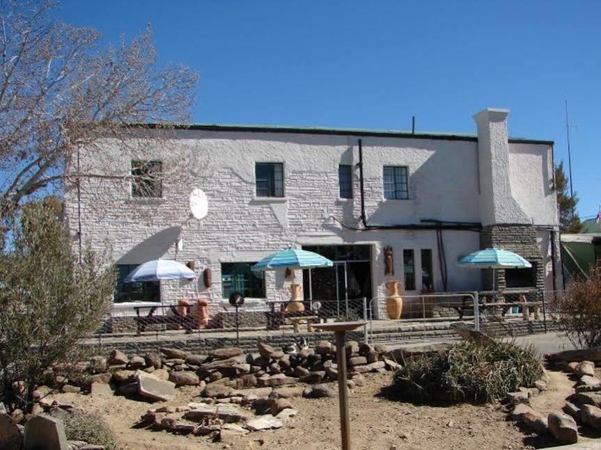 The Whitehouse Inn Sutherland Exterior photo